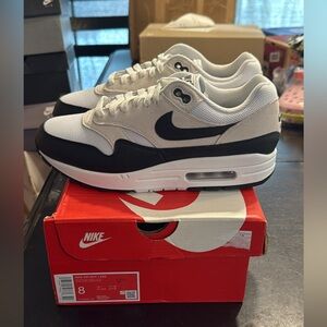 Brand new Nike Air Max 1 Black/White  size 8 men